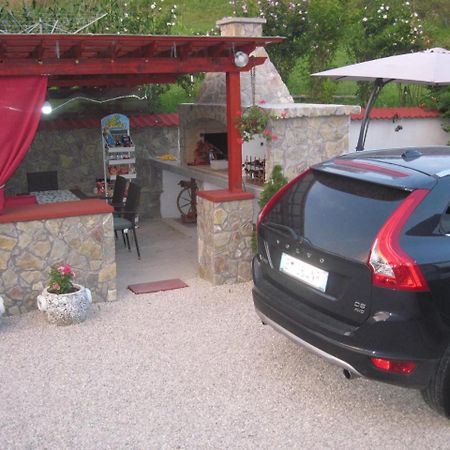 Apartment Yasica Izacic Екстериор снимка