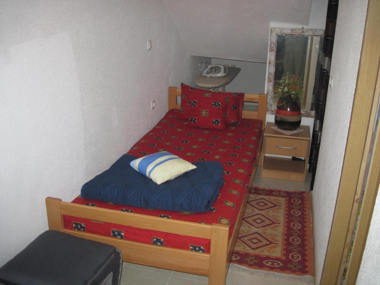 Apartment Yasica Izacic Екстериор снимка