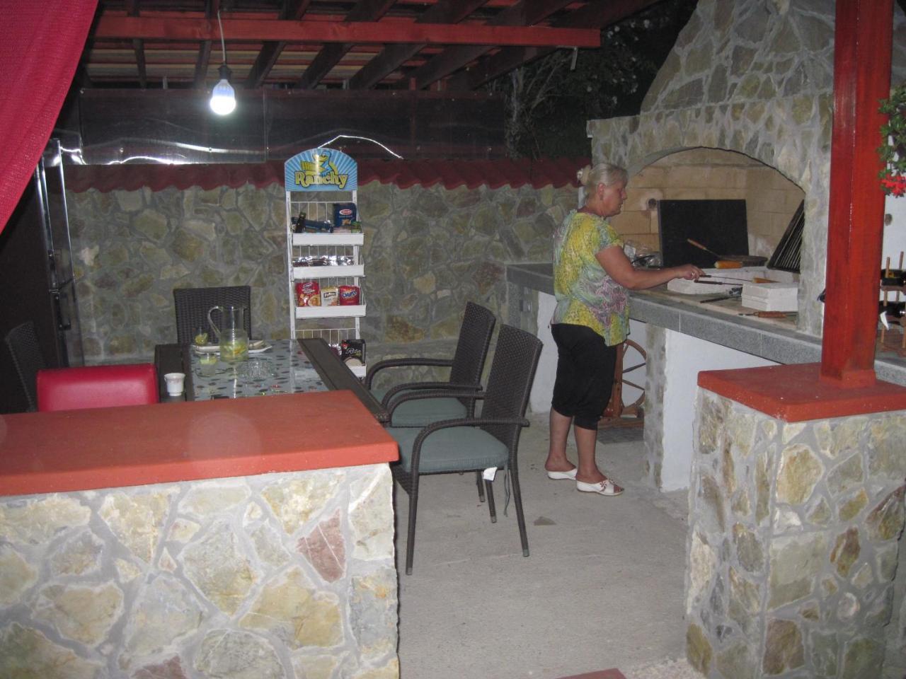 Apartment Yasica Izacic Екстериор снимка