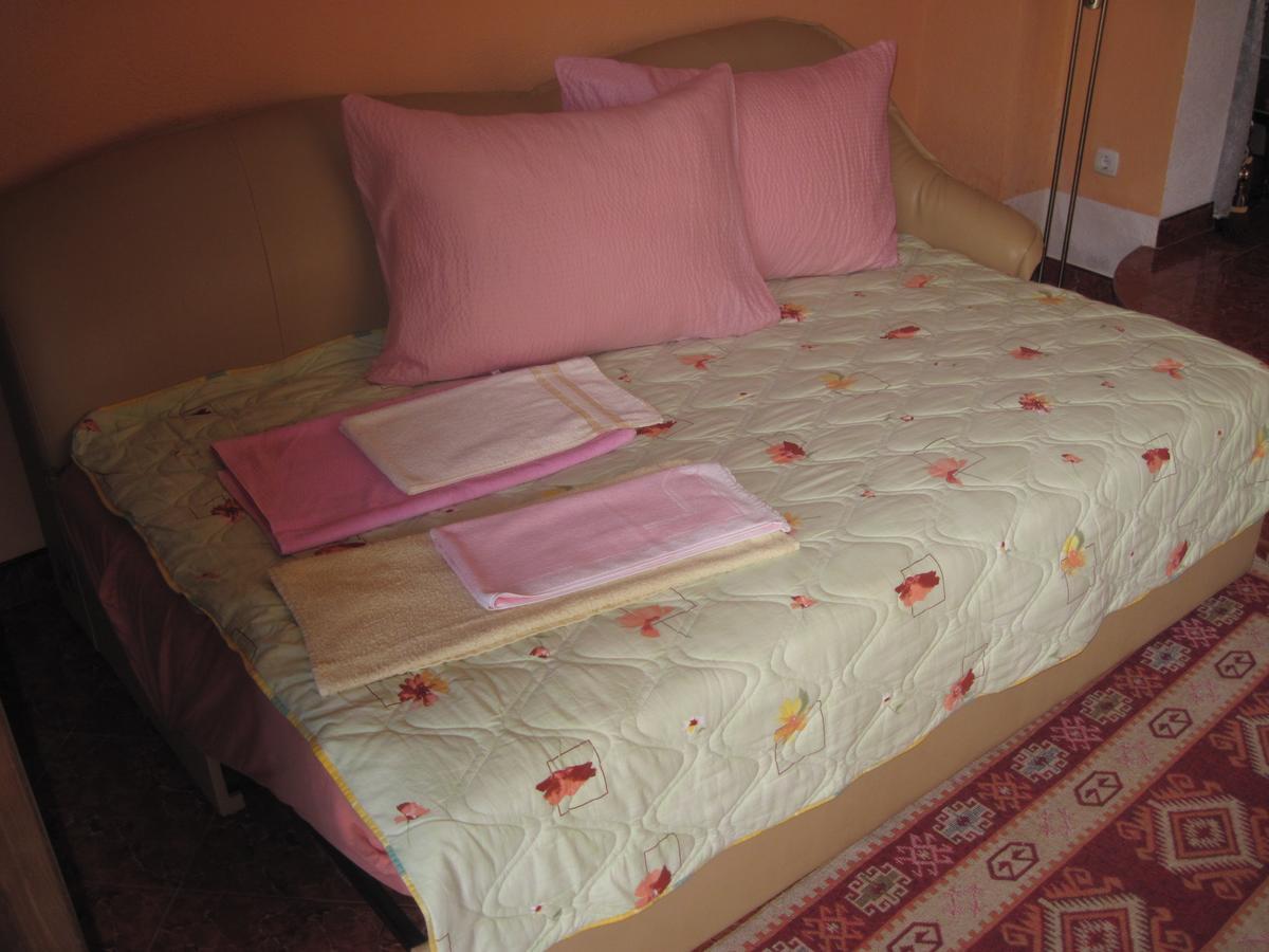 Apartment Yasica Izacic Екстериор снимка